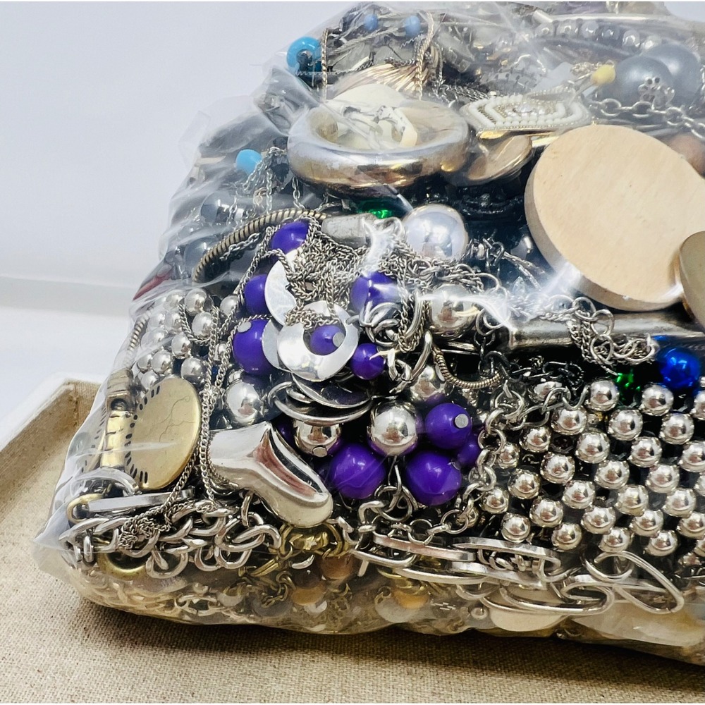 Vintage & Modern Gold & Silver Tone Mixed Metal Scrap/Wearable Jewelry Lot 8lbs - Picture 6 of 16
